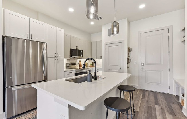 2210 LYNNBROOK DR