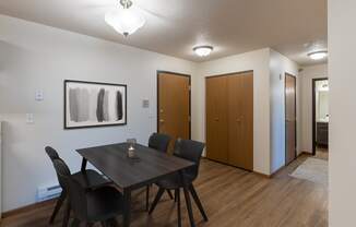 Fargo, ND Parkside Apartments. A dining room with a table and chairs