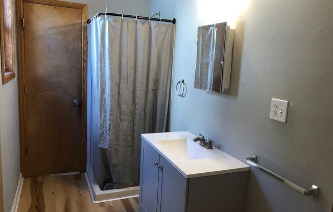 3 beds, 1 bath, $1,350