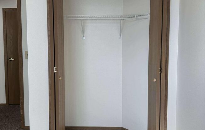 2 beds, 1 bath, $1,025, Unit 1704-202