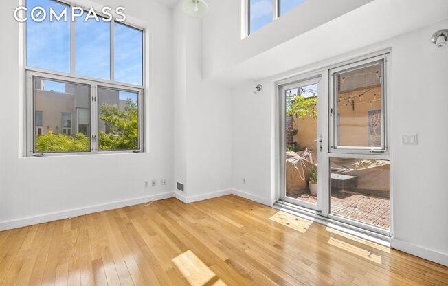 153 MANHATTAN AVE