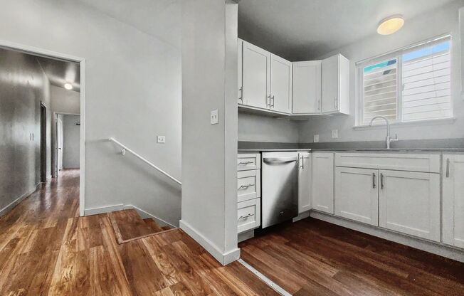 3213 21st Ave W