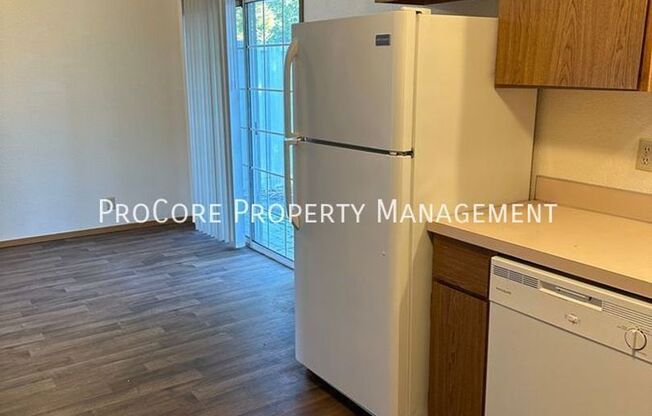 2 beds, 1 bath, 1,000 sqft, $1,250, Unit 200