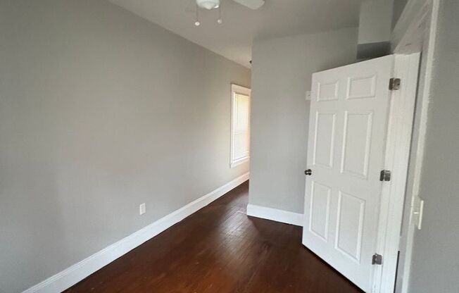 2 beds, 1 bath, $1,300, Unit 3159