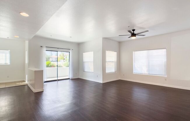 3 beds, 3 baths, 1,560 sqft, $2,050, Unit 135