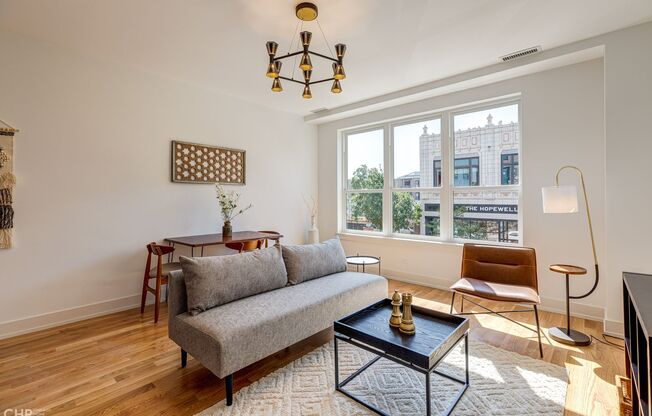 2 beds, 1 bath, 760 sqft, $2,695, Unit 2740-307