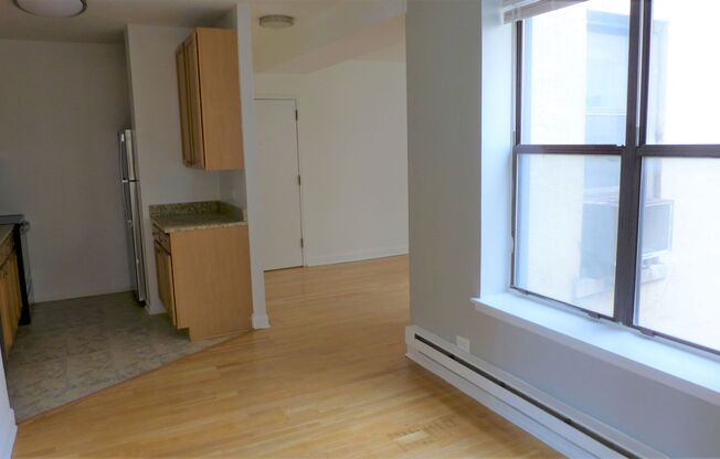 2 beds, 2 baths, 1,000 sqft, $1,995, Unit 806