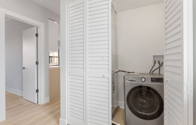 2 beds, 2 baths, 646 sqft, $2,200, Unit 1550-1C