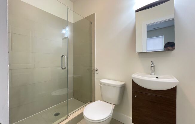 3 beds, 3 baths, 823 sqft, $1,895, Unit Unit 24