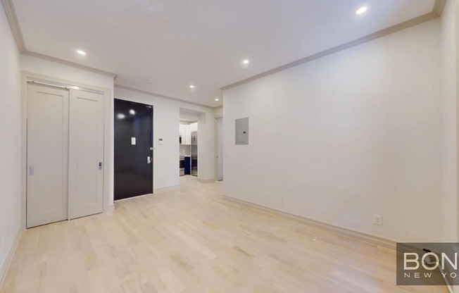270 W 91 ST