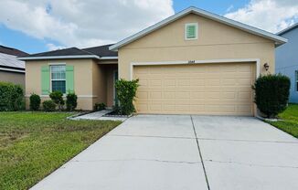 CHARMING 4 Bedroom, 2 Bathroom Home in Winter Haven!!