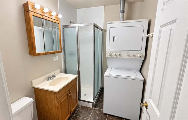 3 beds, 2 baths, $1,785, Unit 3w