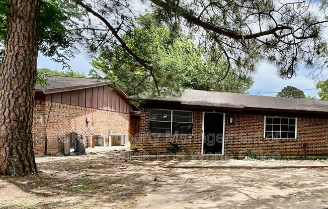 409 COUSINS LN