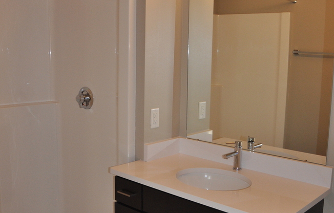 2 beds, 1 bath, 957 sqft, $1,975, Unit 307