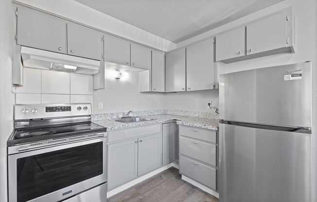 2 beds, 1 bath, 840 sqft, $1,350, Unit 695