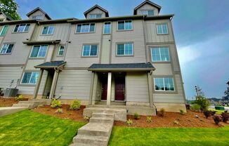 MUST SEE! Stunning 2022 Built 3bd/2.5bath + Large Bonus Room with High-End Finishes