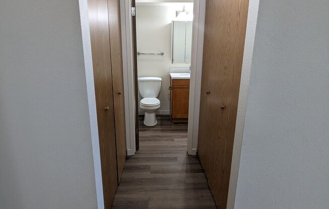 2 beds, 1 bath, 810 sqft, $2,195, Unit B101