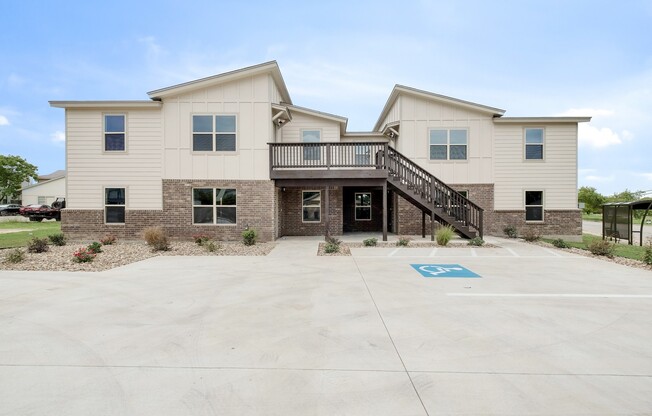 Stylish 3 Bed, 2 Bath Apartment in Georgetown