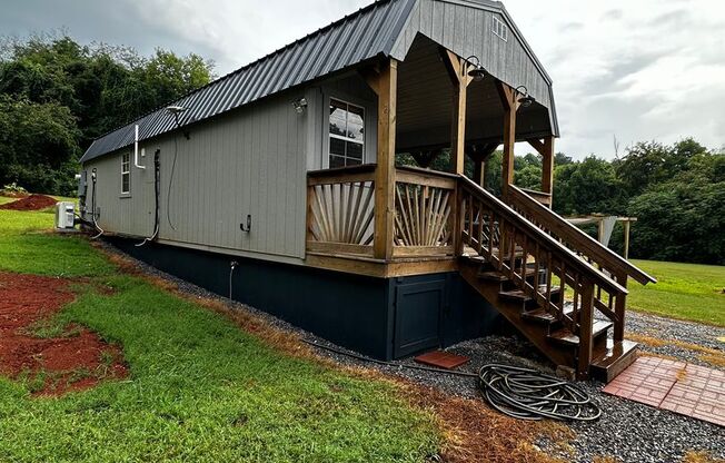 Adorable tiny house for rent in Blount County