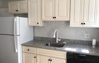 83 EMERSON GDNS RD