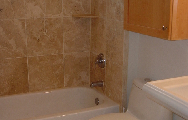 2 beds, 2 baths, 900 sqft, $4,075, Unit 101