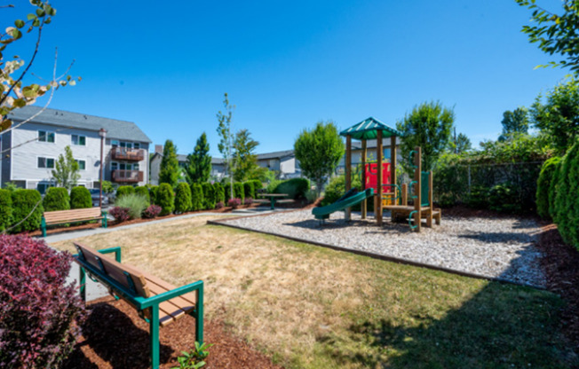 Ambaum Place II | Modern Studio and 1 Bedroom Layouts w/ In-Unit Laundry
