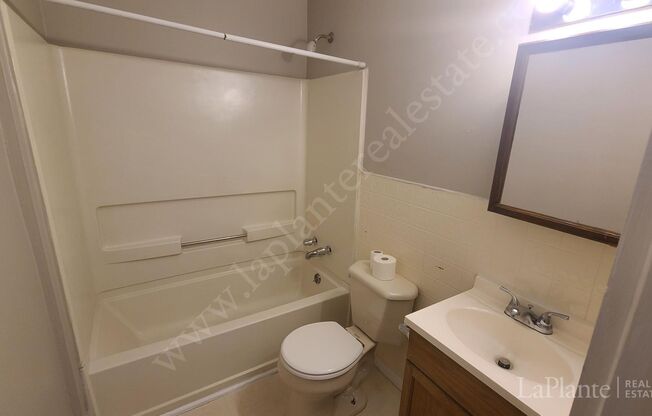 2 beds, 1 bath, $1,000