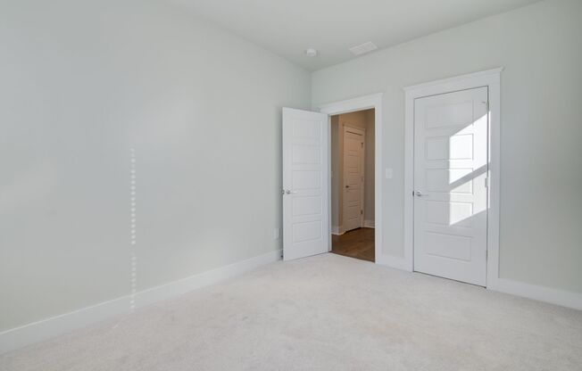 Modern Elegance in Waverly: 4 Bed, 3.5 Bath End Unit Townhome with High-End Finishes and Ideal City Living