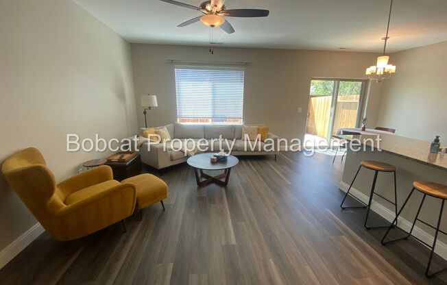3 Bed, 2.5 Bath Furnished Townhome