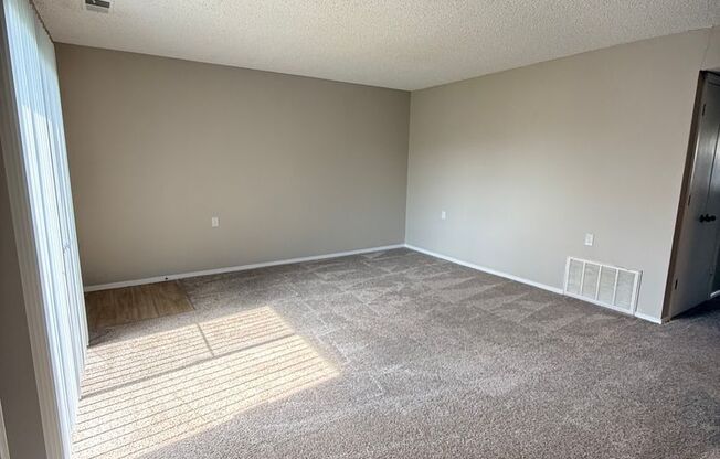 2 beds, 2 baths, 966 sqft, $1,208, Unit 2002