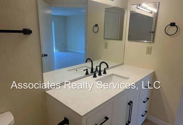 1 bed, 1 bath, $925, Unit Unit 1014