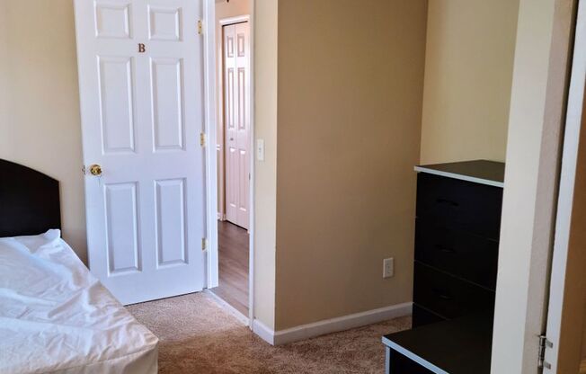 4 beds, 2 baths, 1,200 sqft, $3,280, Unit 2215 #53