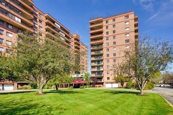 2 beds, 2 baths, 1,206 sqft, $3,300, Unit 203