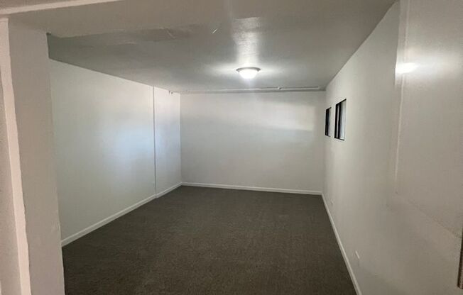 2 beds, 1 bath, 900 sqft, $1,600, Unit 4064 S Broadway unit E