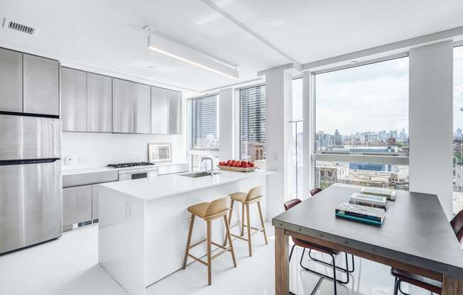 1 bed, 1 bath, 676 sqft, $4,353