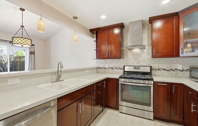 1348 Merrivale West Square