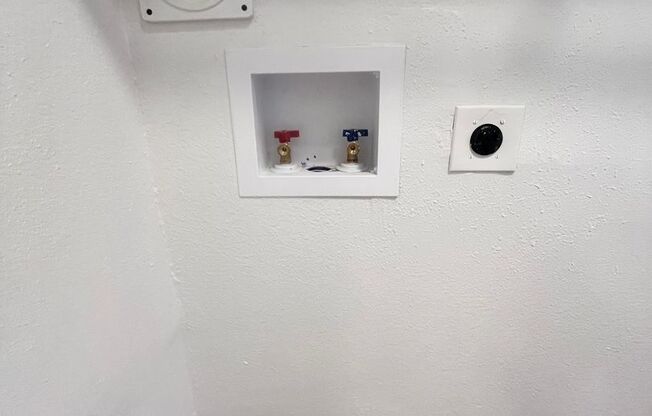 Studio, 1 bath, 600 sqft, $1,199, Unit 1522-04