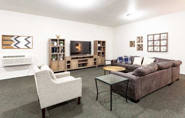 Maple Ridge Apartments Clubhouse Lounge