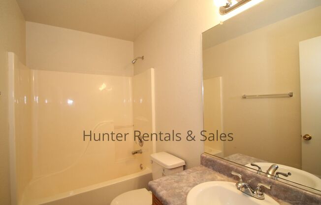 2 beds, 1.5 baths, $875