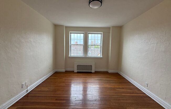 2 beds, 2 baths, 1,303 sqft, $2,400, Unit New King Edward  201