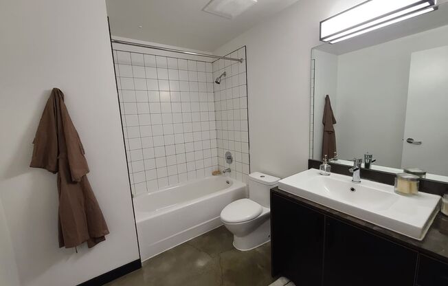 1 bed, 1 bath, 740 sqft, $2,715, Unit 0204