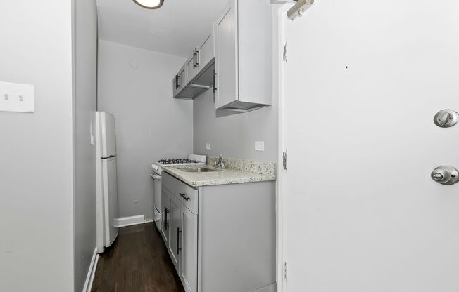 Studio, 1 bath, 450 sqft, $795, Unit 308