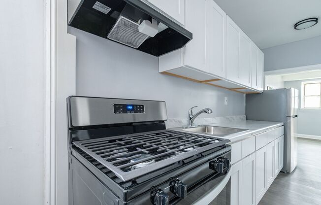 2 beds, 1 bath, 900 sqft, $1,295, Unit 6102-8