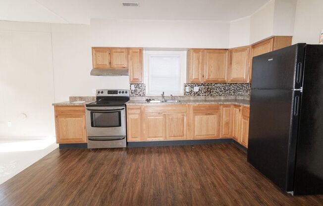 2 beds, 1 bath, $1,200