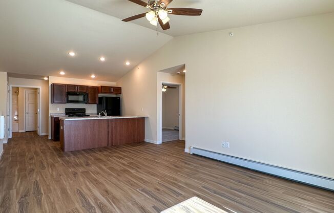 3 beds, 2 baths, 1,186 sqft, $1,595, Unit AT 715-50