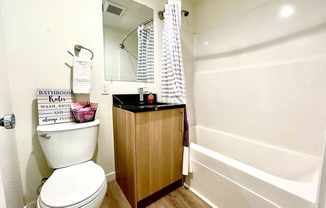 1 bed, 1 bath, 650 sqft, $1,255, Unit 1911 H