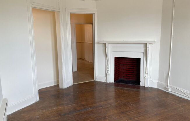 1 bed, 1 bath, 700 sqft, $1,349, Unit 42-3