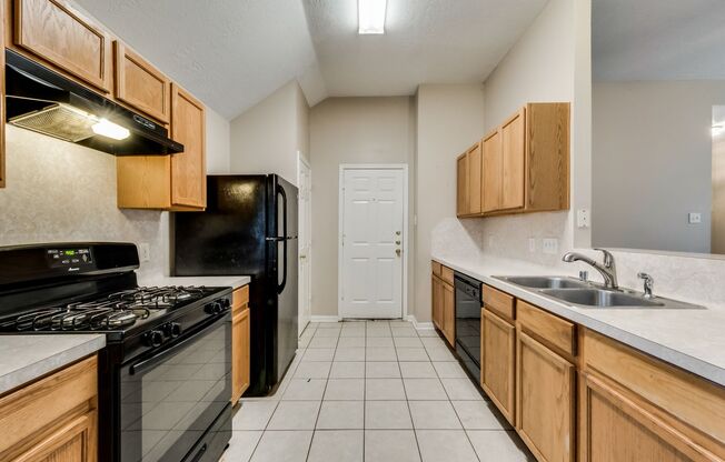 Beautiful single story 3 bed 2 bath!