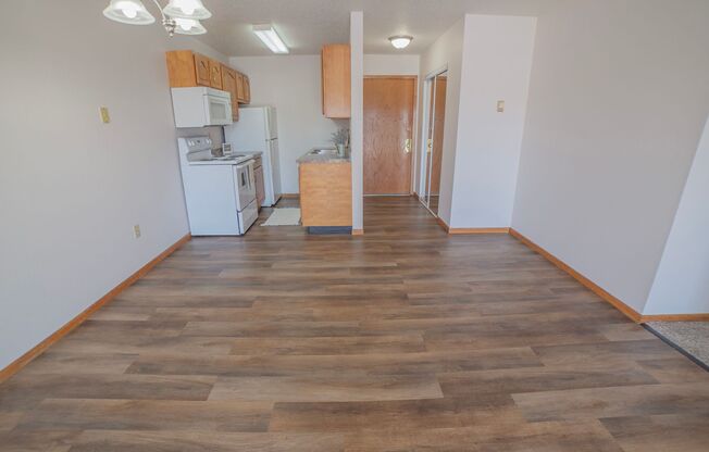 2 beds, 1 bath, 820 sqft, $795, Unit 320