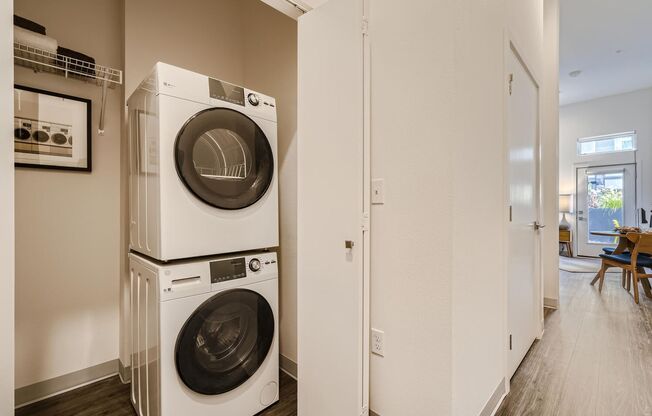 Studio, 1 bath, 308 sqft, $1,650, Unit 109 - Furnished